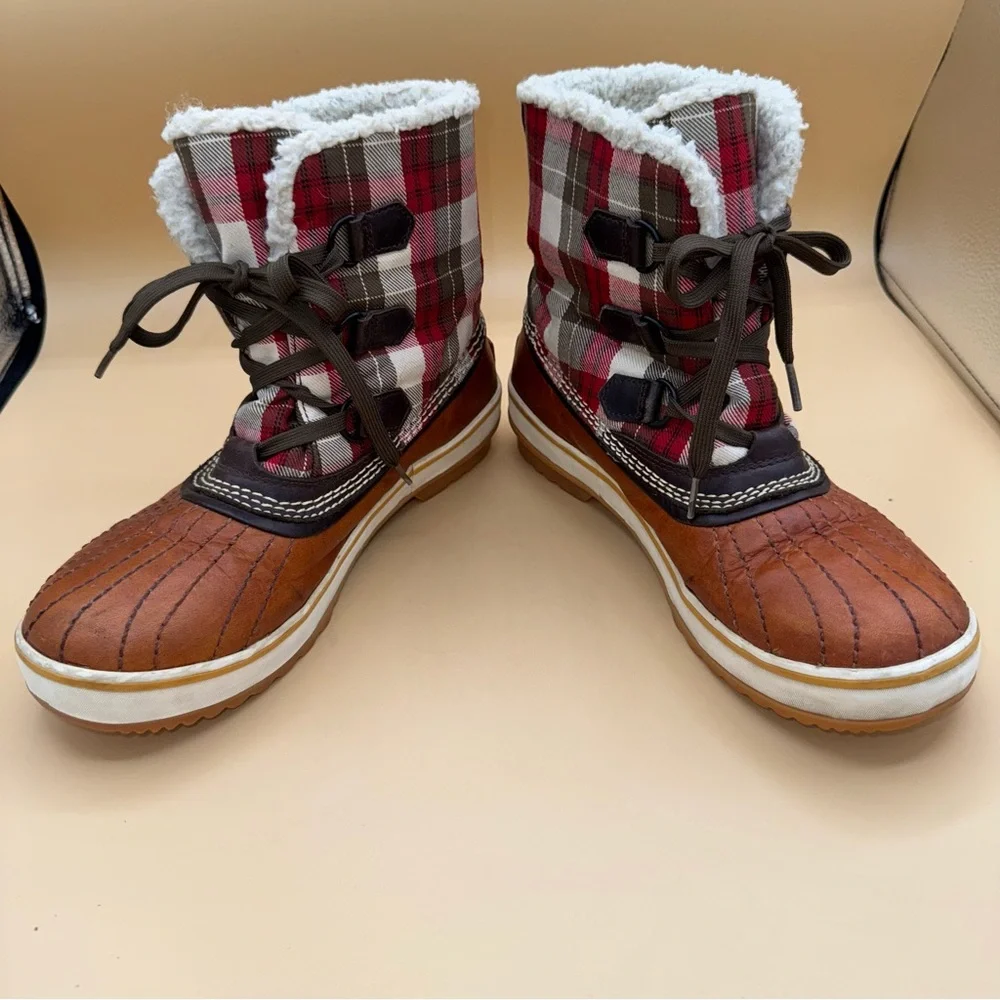 Sorel Tivoli Waterproof Plaid Red‎ and Brown Boots, Women’s Size 9, EUC